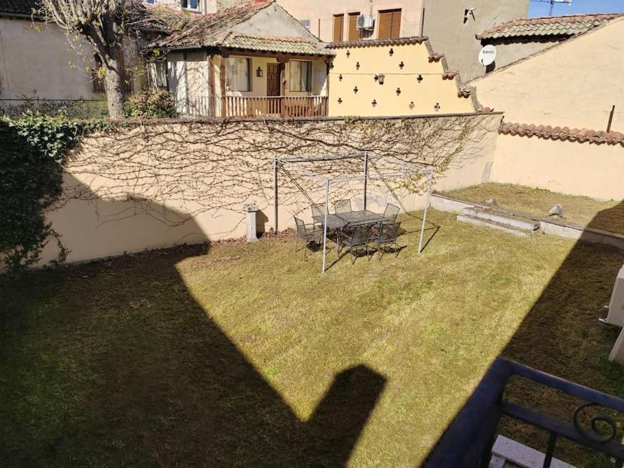 Casa Bajo El Acueducto Con Plaza De Garaje Villa Segovia Dış mekan fotoğraf